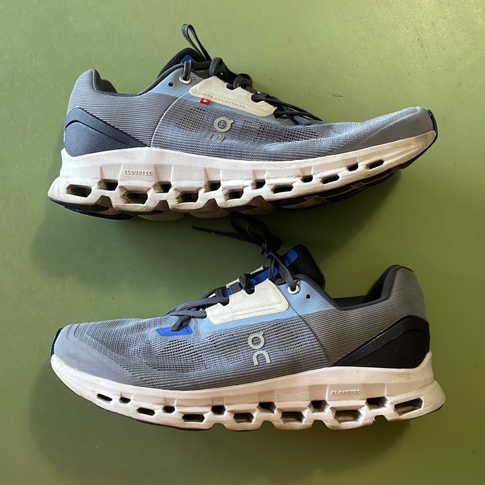 On Cloudstratus Sneakers